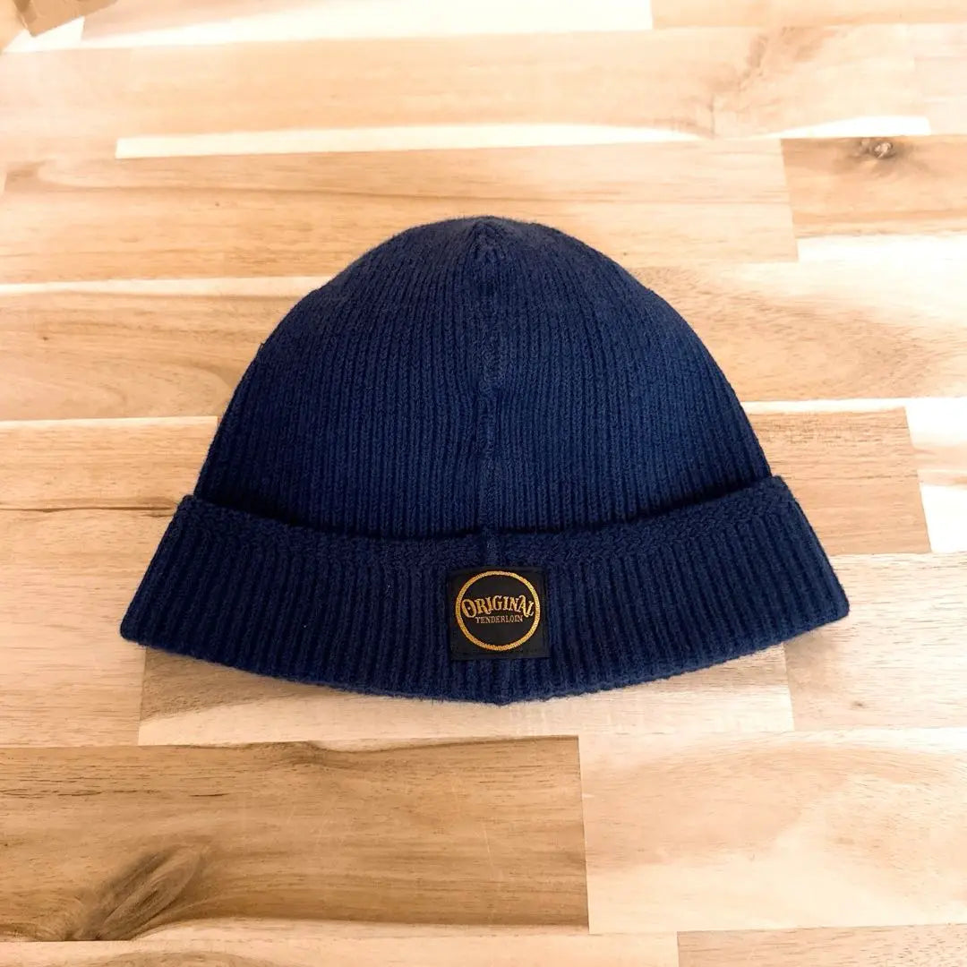 [Tenderloin] Gorro de punto con parche cuadrado original a rayas azul marino