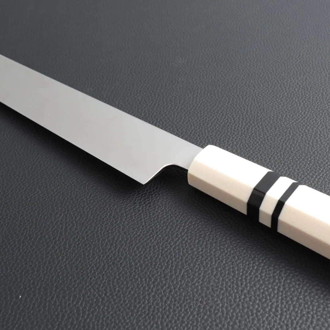 9810 Yanagiba Knife Shakuichi Sashimi Knife The blade is the ultimate sharpness, artificial ivory black three-roll octagonal handle | 9810 柳刃包丁 尺一 刺身包丁 刃は究極の切れ味 人工象牙黒三本巻八角柄