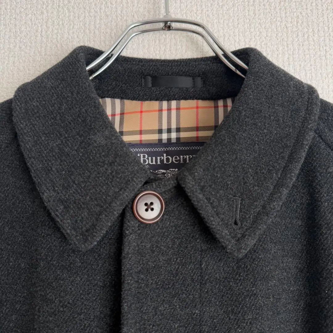 [Manga simple] Abrigo Balmacaan de Burberry, gris, notación M