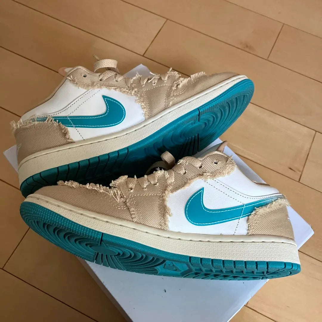 Nike WMNS AIR JORDAN 1 LOW SE