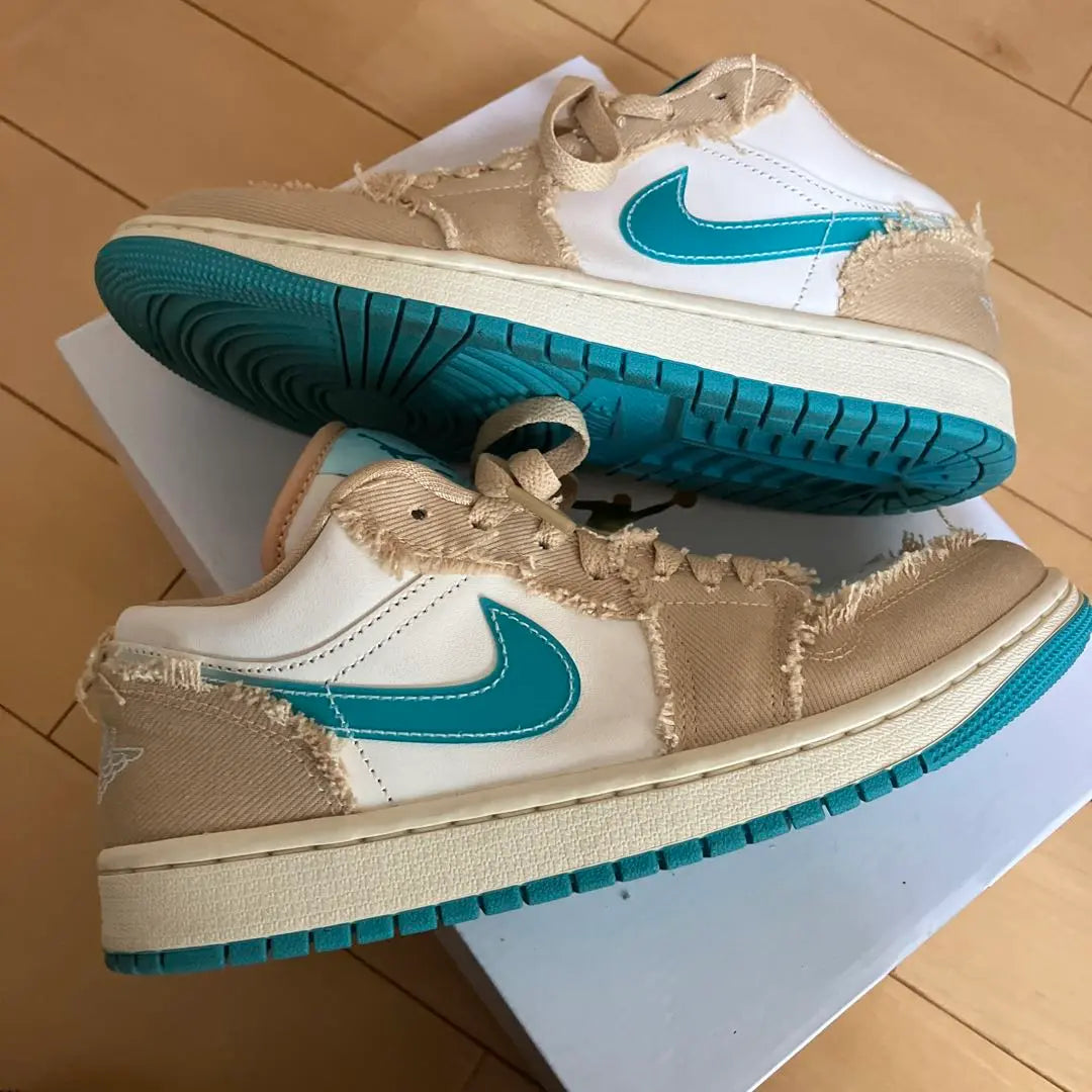 Nike WMNS AIR JORDAN 1 LOW SE