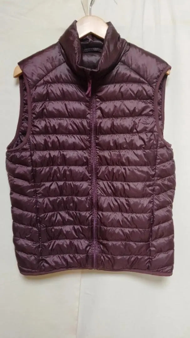 UNIQLO Ultra Light Nylon Down Vest Red Wine Down 90 Feather 10L