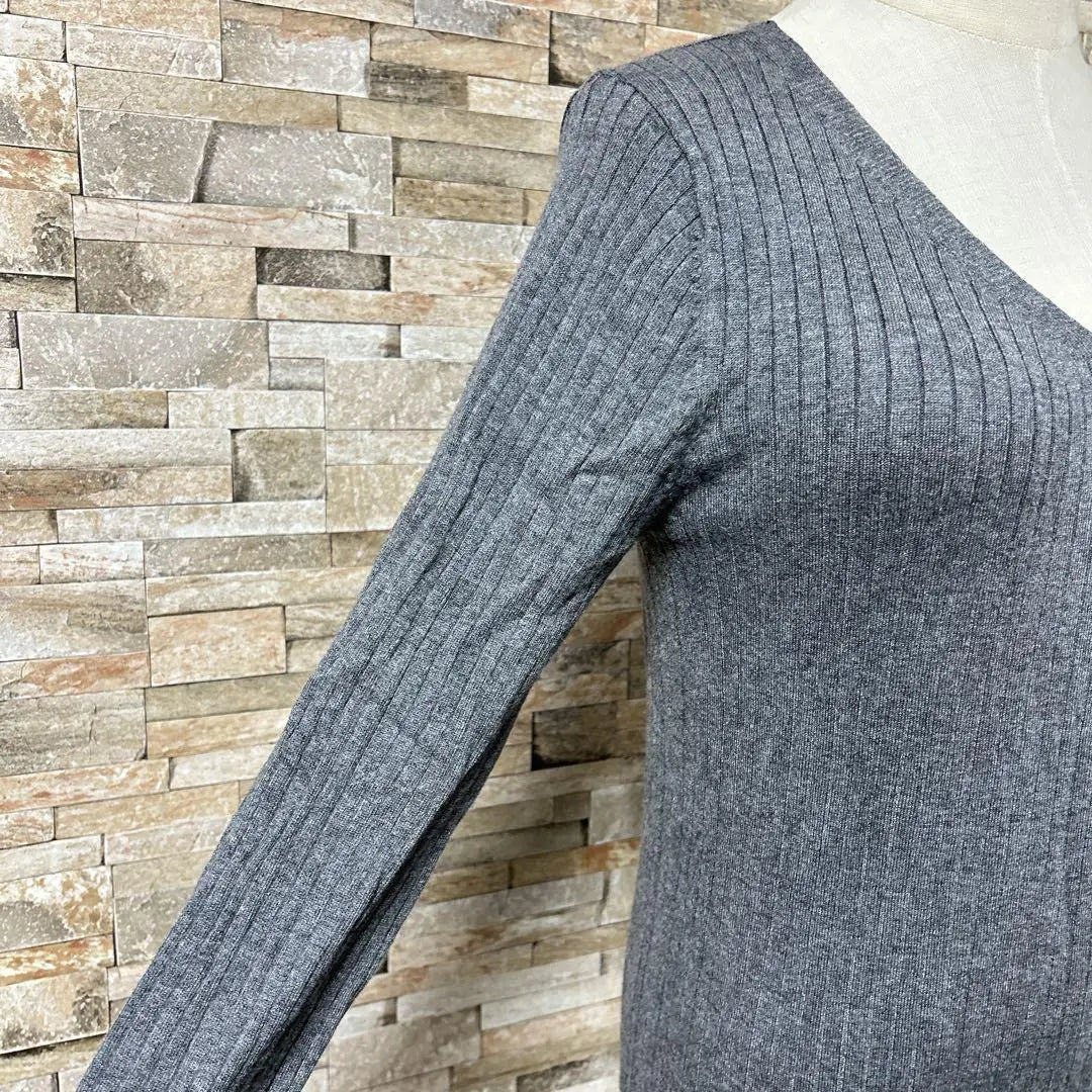 [GU] Knit cut and sew V-neck rib pullover Unicolor