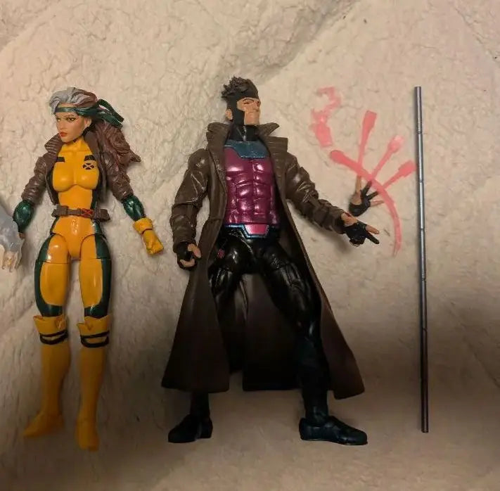 Marvel Legend Gambit & Rogue with original base