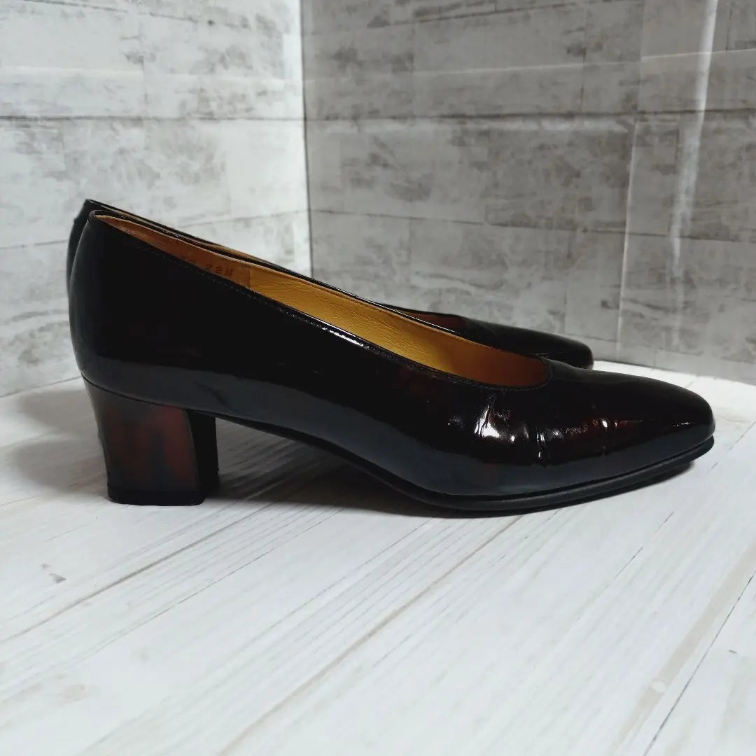 Ginza Kanematsu Enamel Pumps 22.5