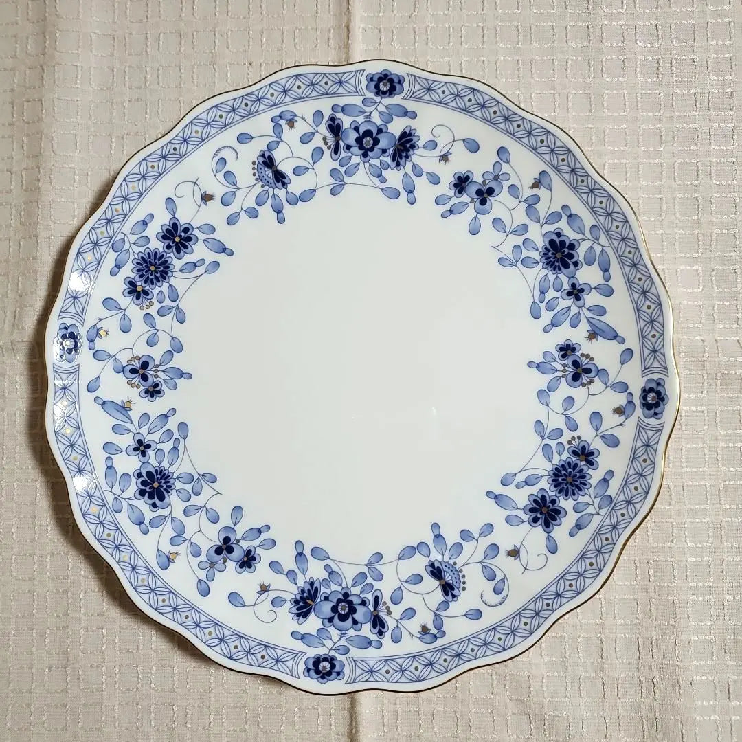 Narumi Large plate plate diameter 27cm bone china blue floral pattern for whole cakes, etc.