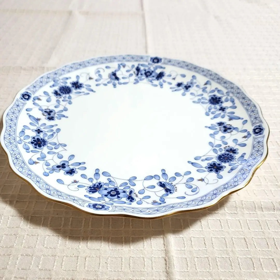 Narumi Large plate plate diameter 27cm bone china blue floral pattern for whole cakes, etc.