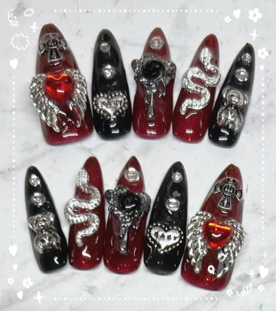 Custom nails, mass production, landmine, gothic, vangya, y2k, snake, red, black, nail tip