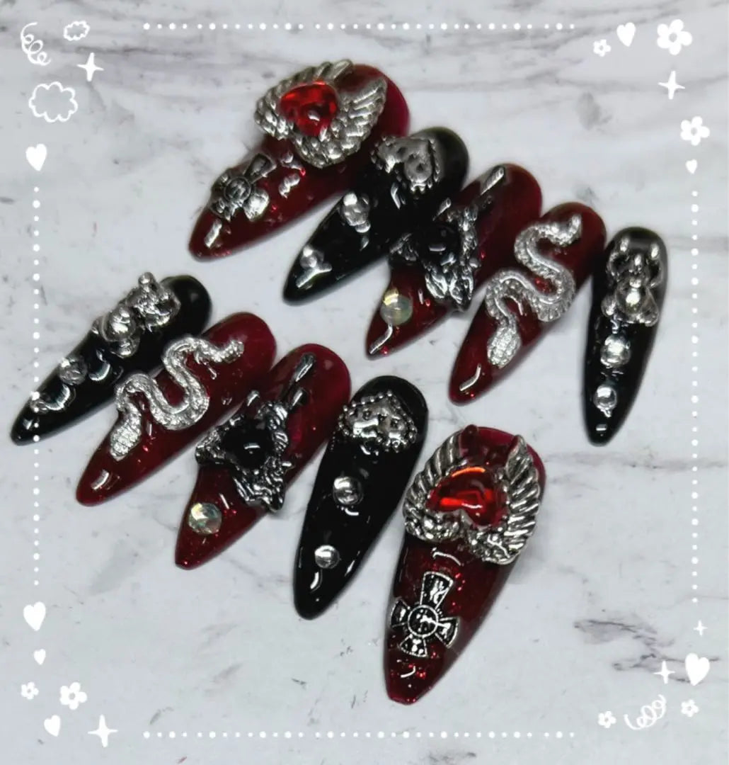 Custom nails, mass production, landmine, gothic, vangya, y2k, snake, red, black, nail tip