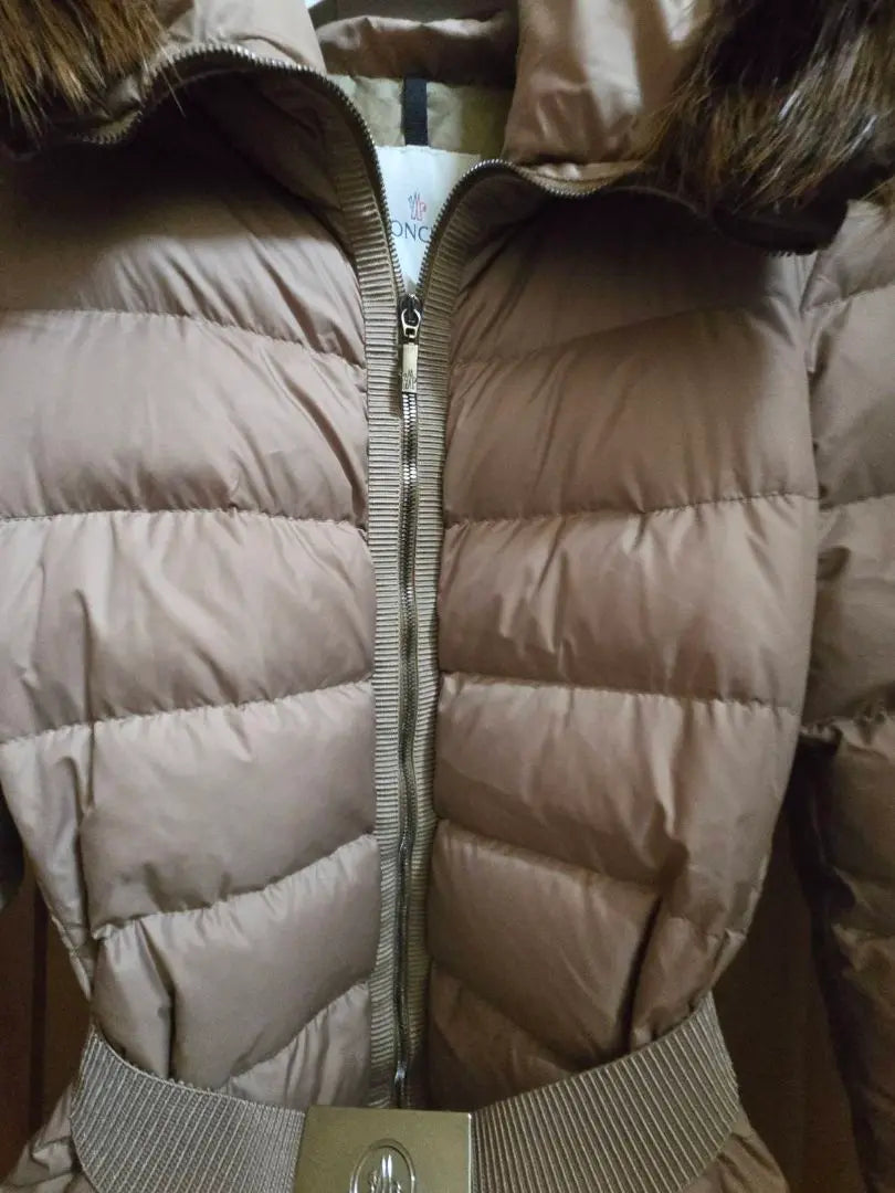 Price reduction cannot be reduced 330,000 beautiful goods Moncler FABREFUR down coat