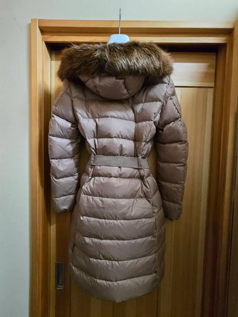 Price reduction cannot be reduced 330,000 beautiful goods Moncler FABREFUR down coat