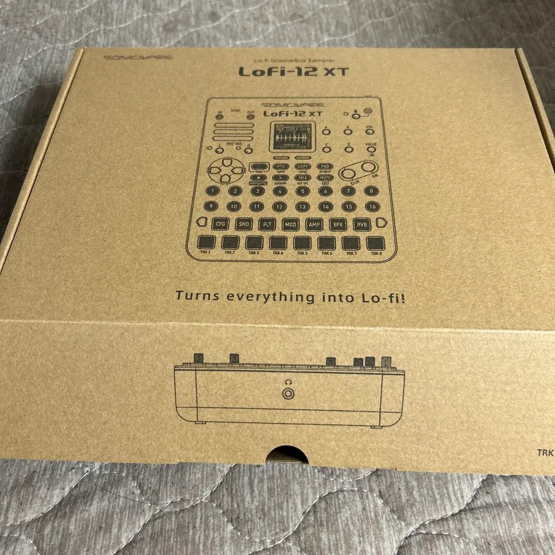 Cuerpo del sampler Sonicware LoFi-12 XT + estuche especial