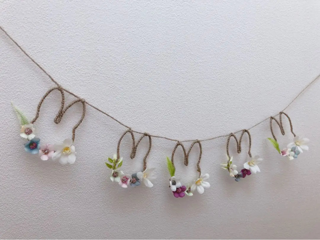 SALE❣️Walking for Spring Color Cute Rabbit Pastel Garland Wreath Wire Art