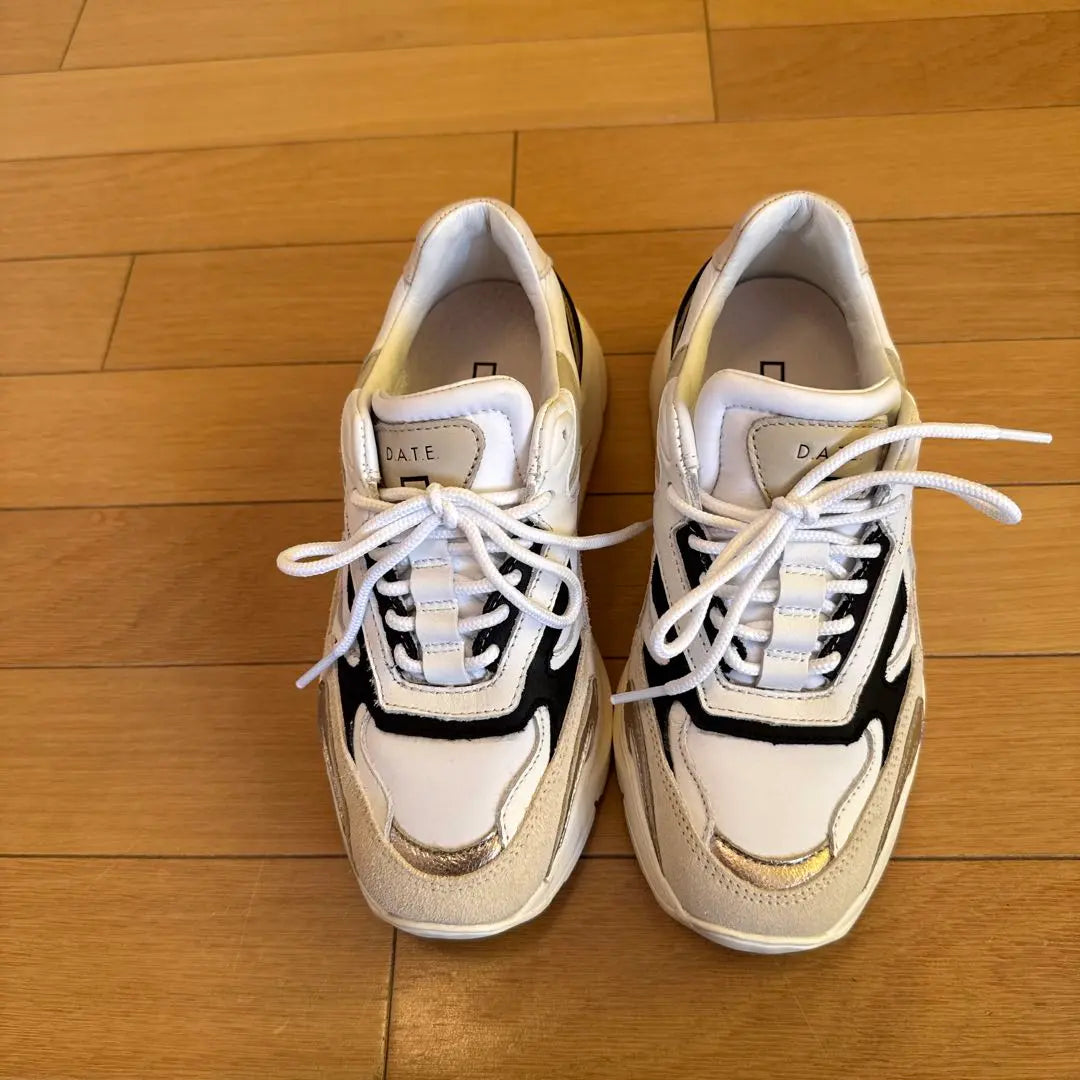 [Good condition] DATE sneakers 22.5cm