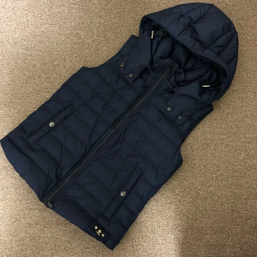 Beautiful condition Tatras down vest Navy genuine product