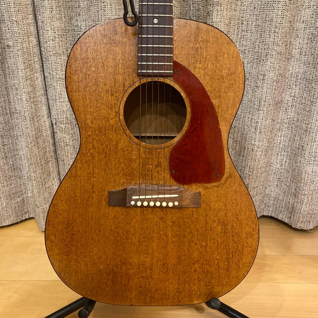 Gibson LG-0 Acoustic Guitar Made in 1966