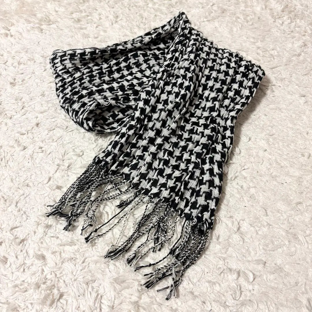 [Good condition] Stole, check pattern, houndstooth, monochrome, spring, working adult, modern