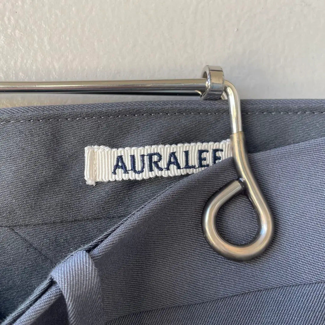 AURALEE LIGHT WOOL MAX GABARDINE SLACKS