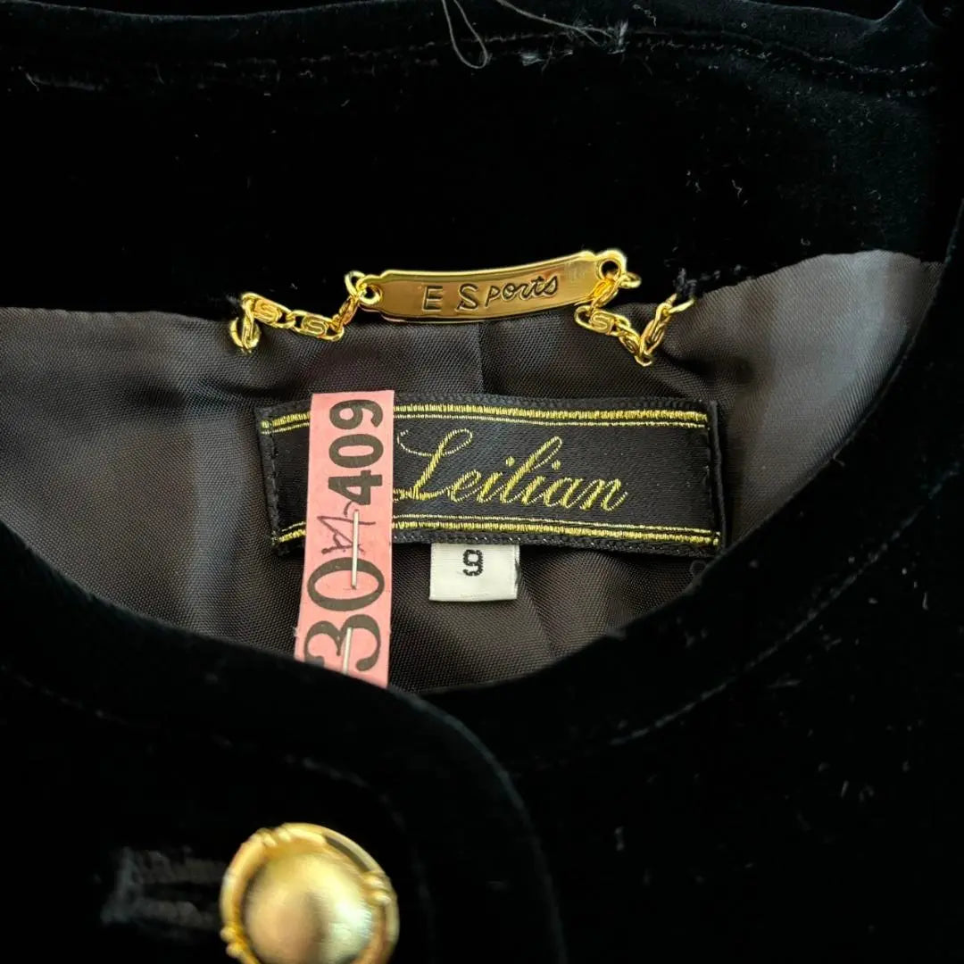 Excelente estado Chaqueta de terciopelo Leilian negro 9 sin cuello botón dorado | 極美品 Leilian ベロアジャケット 黒 ブラック 9 ノーカラー 金ボタン