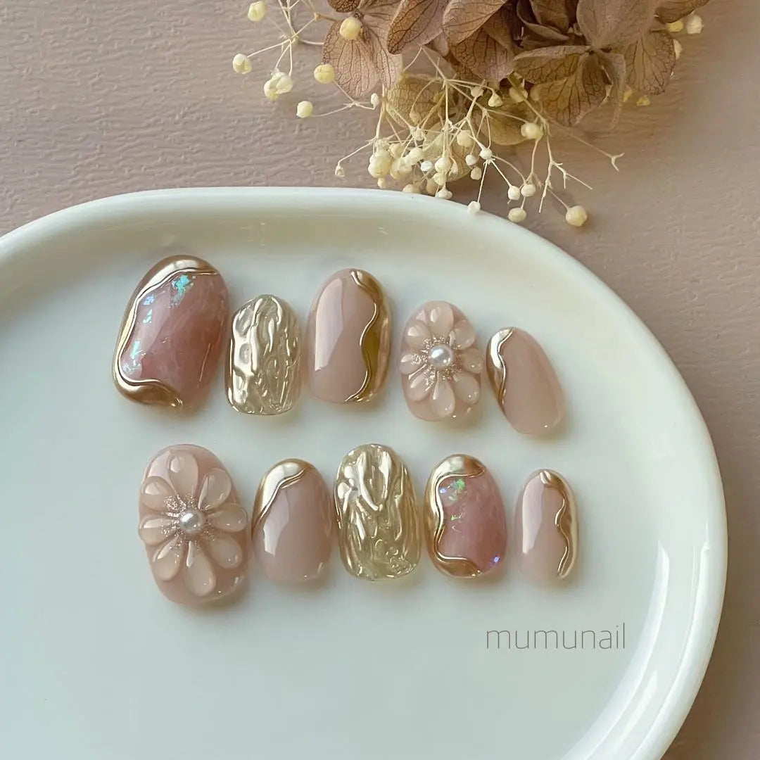 [Orden de tamaño] Uñas con flores regordetas y puntas de uñas con matices