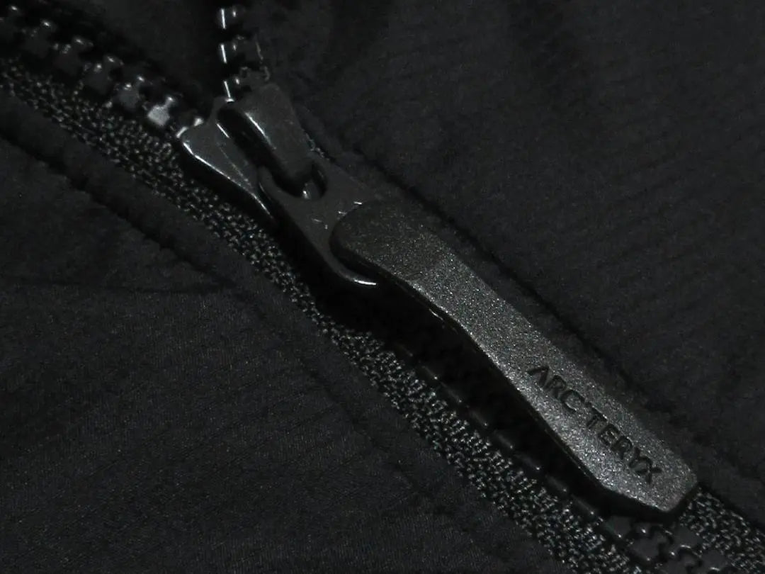 New domestic genuine product purchased at a direct store Arc'teryx 23AW Atom Hoody Men's S Black