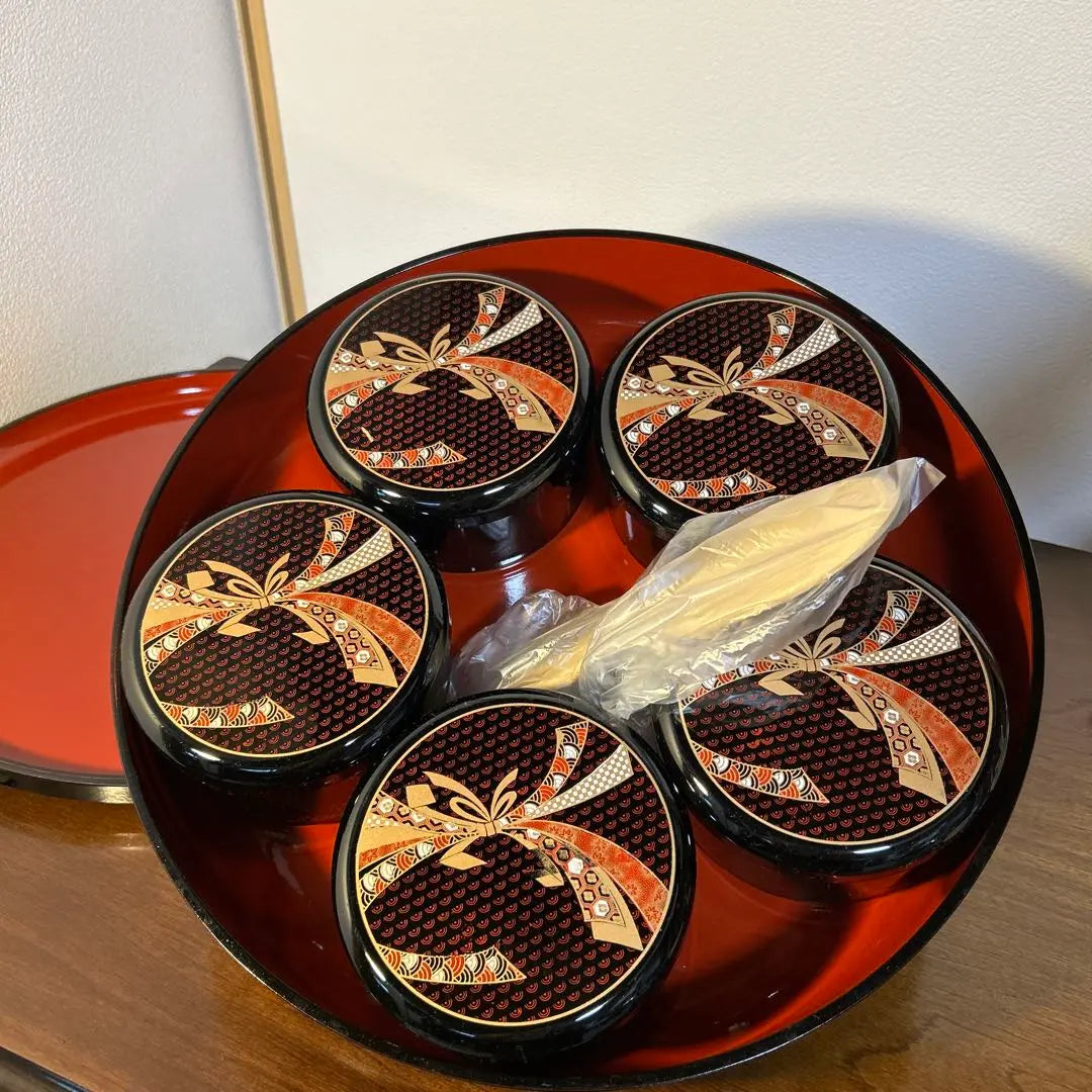 Final price reduction Yamanaka lacquer ware lacquered sushi with lids with lid 5 customers set Chirashi Sushi