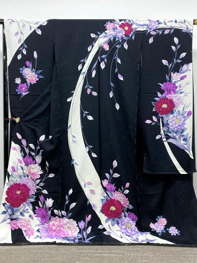 Furisode, imagen temporal, hilo plateado, pintado en oro, diseño de cresta, peonía, flor grande, seda pura, sin confeccionar, con hakama