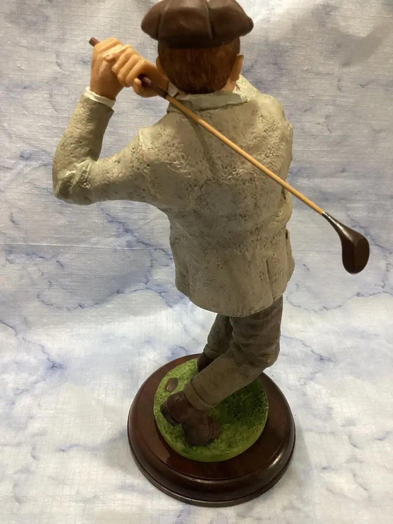 Figura de golf hecha en Inglaterra pintada a mano por JHTaylor