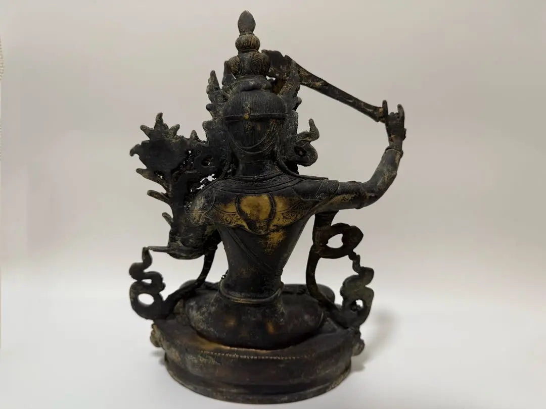 Arte budista Wenju Bodhisattva Buda del Tíbet Alto 29 ㎝ Imagen de Buda de cobre antiguo Peso 2207 g | 仏教美術 文殊菩薩造像 チベット仏 高29㎝ 銅製 旧物 銅仏像 重量2207g