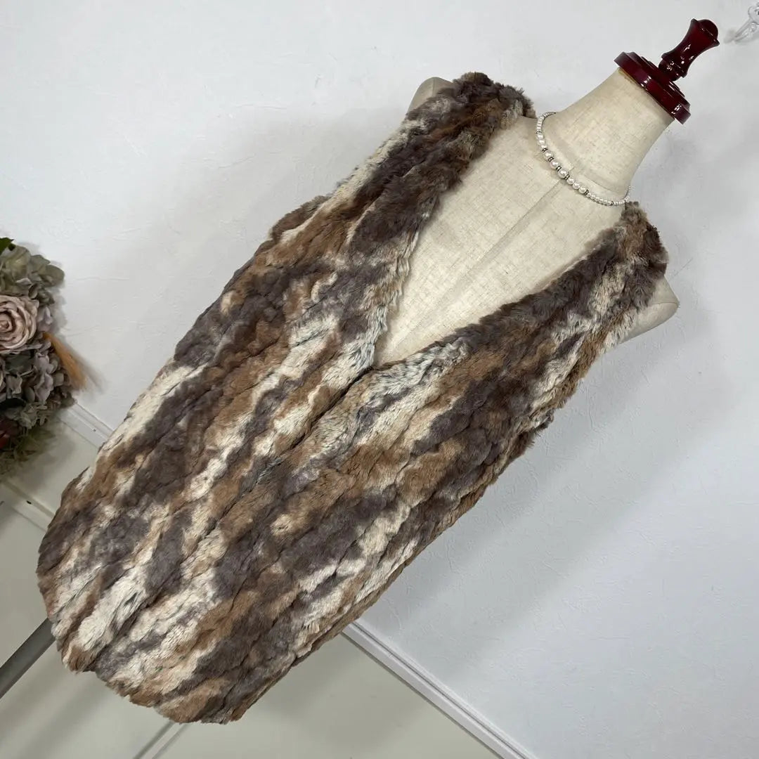 70 Beautiful condition natural vintage GOA y2k fur vest