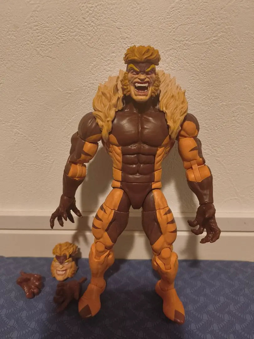 marvel legends sabertooth