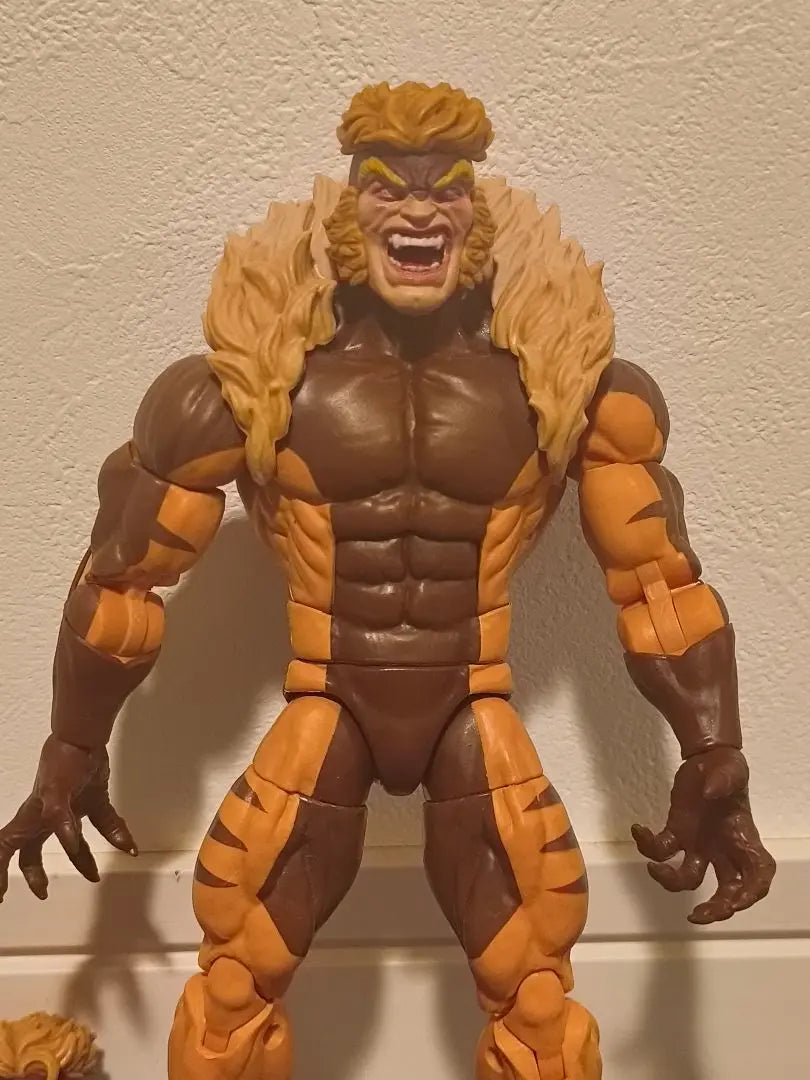 marvel legends sabertooth