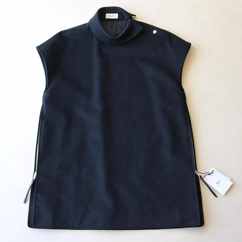 Brand new and unused THE RERACS Side open sleeveless