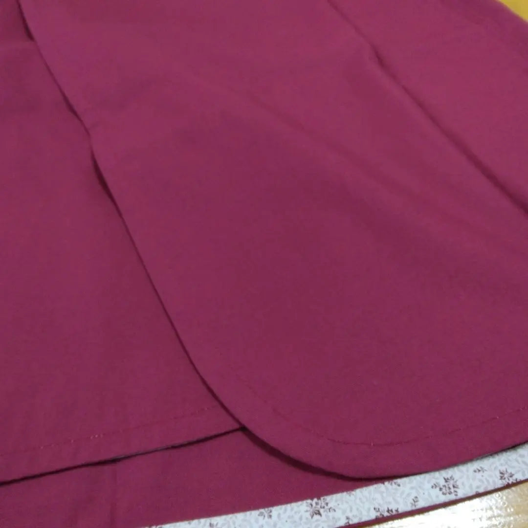 Brand new, unused, handmade, red apron, 2 pockets, cotton and linen