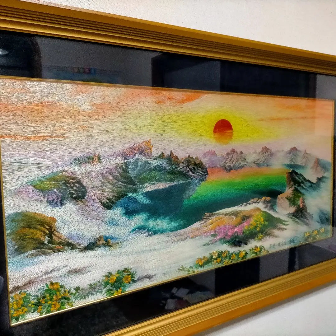 ●Good condition [Artwork: Embroidered painting] Mt. Hakuto, Tenike 88cm x 50cm (including frame)