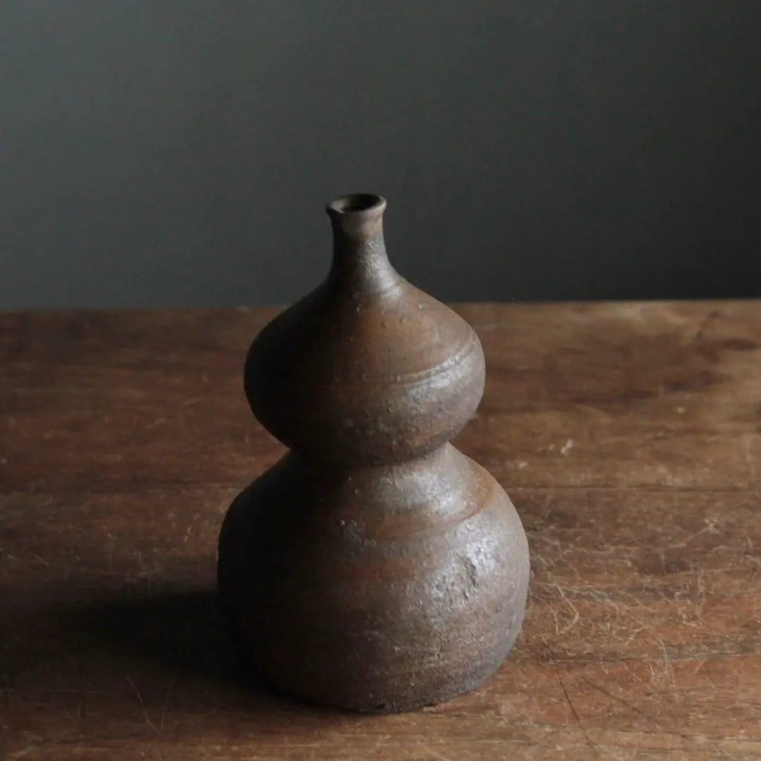 Antigua botella de sake Bizen con forma de calabaza Artículos Bizen Recipiente para sake Período Muromachi Arte antiguo Herramientas antiguas