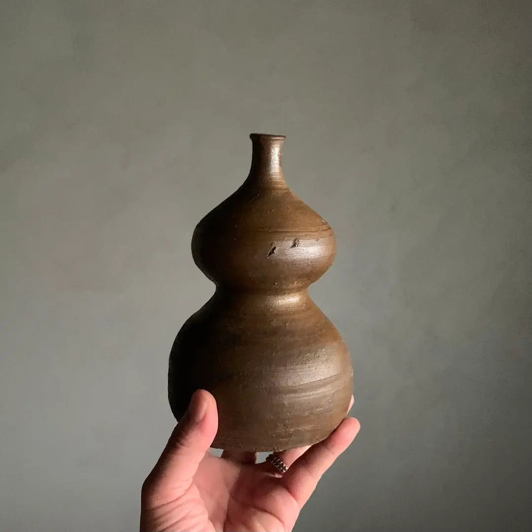 Antigua botella de sake Bizen con forma de calabaza Artículos Bizen Recipiente para sake Período Muromachi Arte antiguo Herramientas antiguas