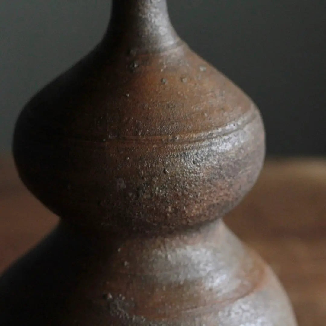 Antigua botella de sake Bizen con forma de calabaza Artículos Bizen Recipiente para sake Período Muromachi Arte antiguo Herramientas antiguas