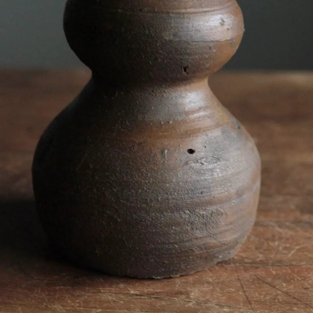 Antigua botella de sake Bizen con forma de calabaza Artículos Bizen Recipiente para sake Período Muromachi Arte antiguo Herramientas antiguas