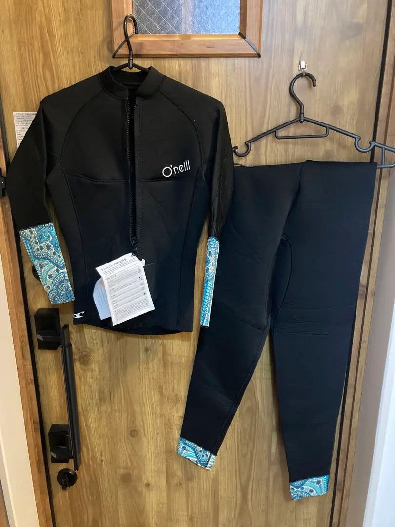 [New, unused] O'neill Wetsuit Top and Bottom Set Women