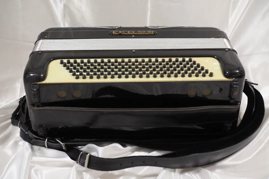 EXCELSIOR400 Excelshire Accordion with hard case