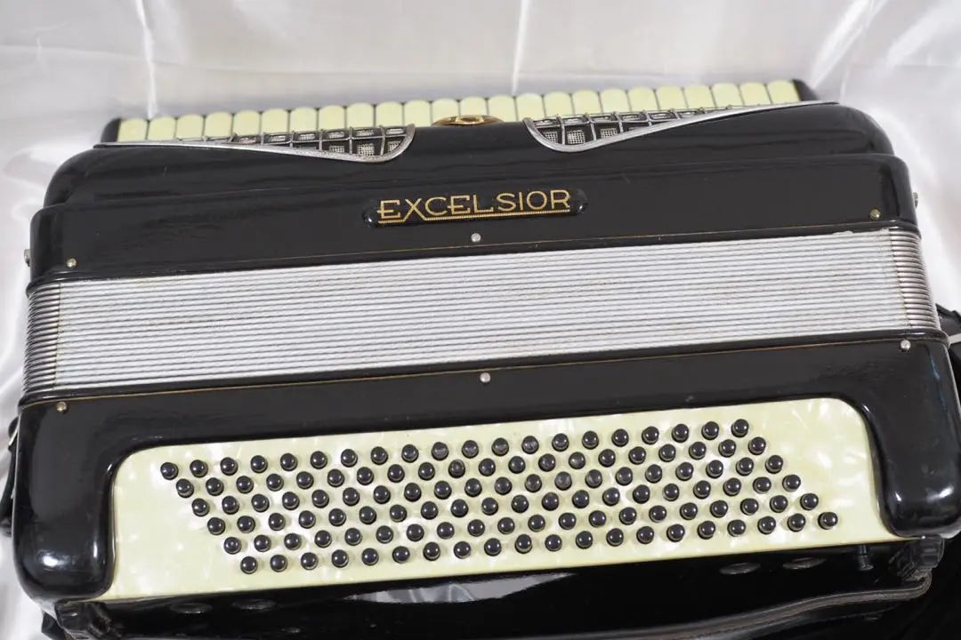 EXCELSIOR400 Excelshire Accordion with hard case