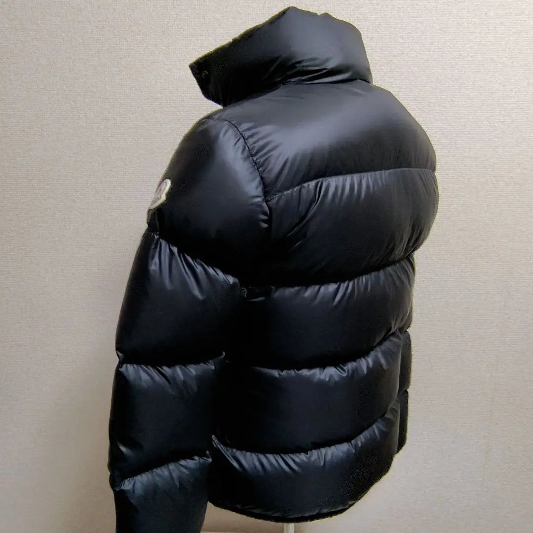 Chaqueta de plumas MONCLER Lannic para mujer, color negro 1