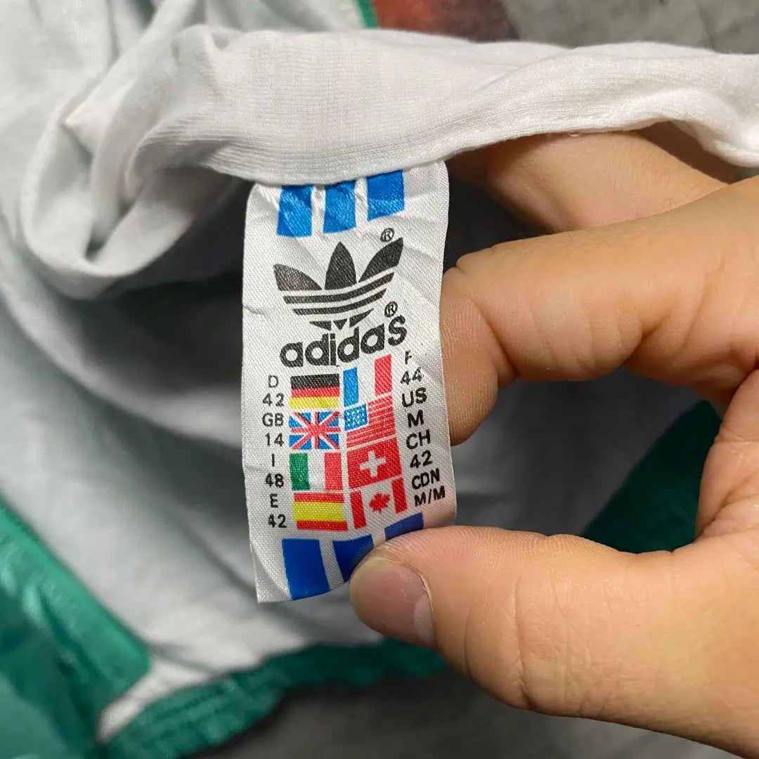 adidas adidas universal flag tag nylon jacket logo embroidery vintage clothing L