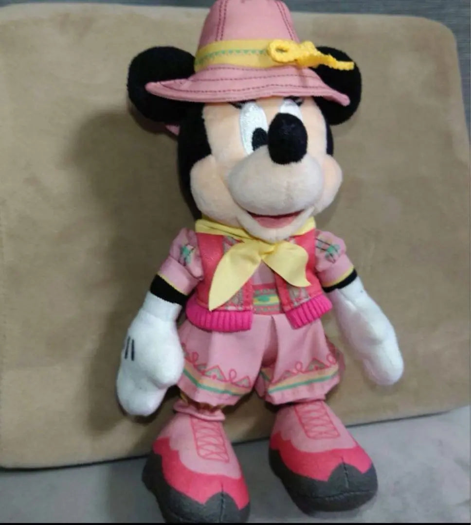 Disney Minnie Plush Badge Song of Mirage