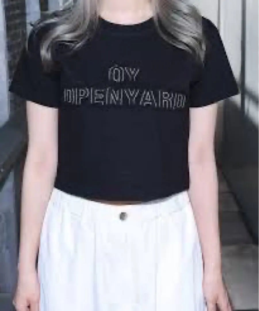 OY Cutting Patch Cropped Tee