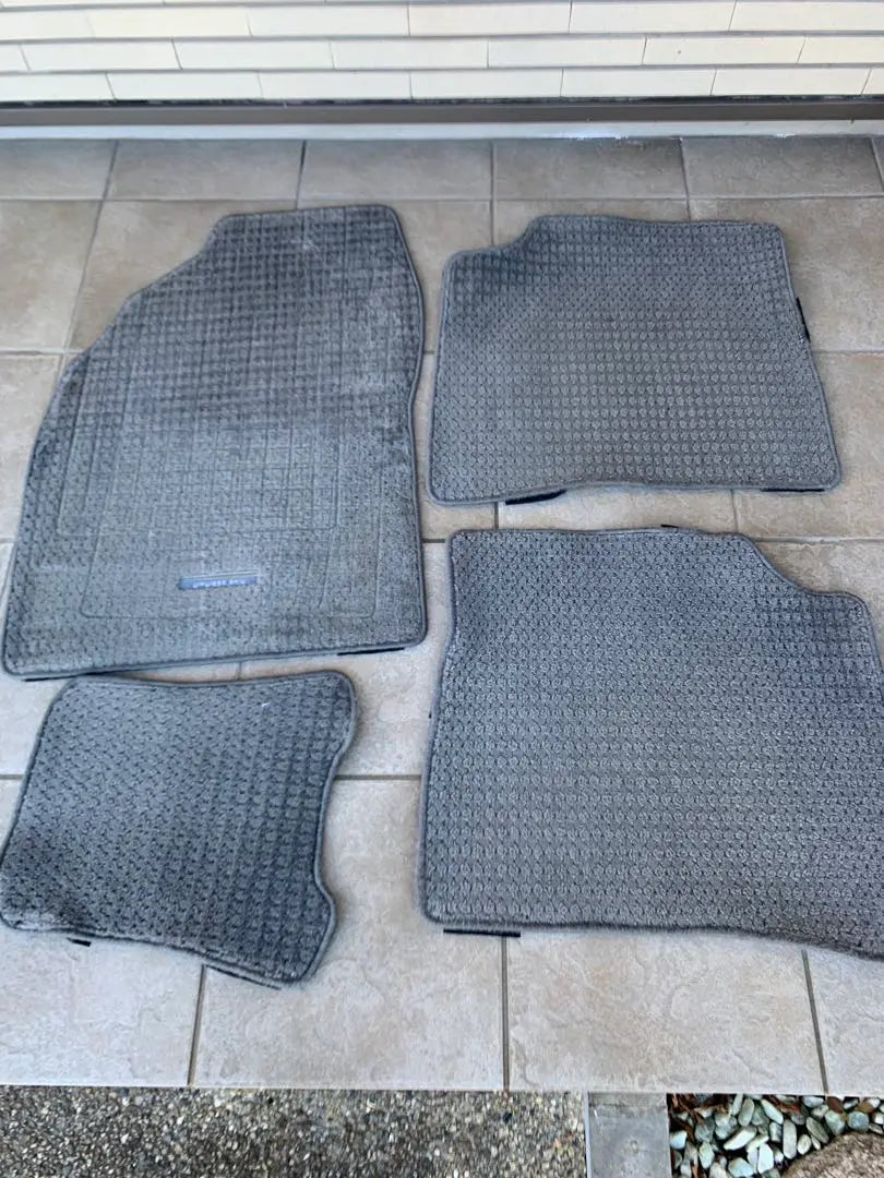 ◾️ Alfombrilla original Toyota Prius 30 ◾️ Envío incluido