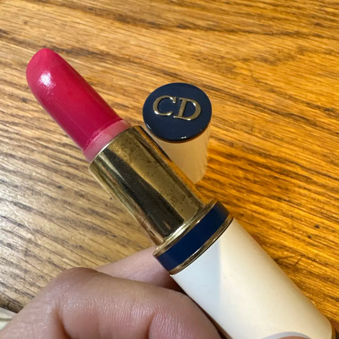 Barra de labios Christian Dior exclusiva para Teresa 766 Hibiscus | テレサ様 専用 クリスチャンディオール 口紅 766 ハイビスカス