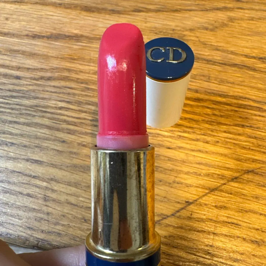 Barra de labios Christian Dior exclusiva para Teresa 766 Hibiscus | テレサ様 専用 クリスチャンディオール 口紅 766 ハイビスカス