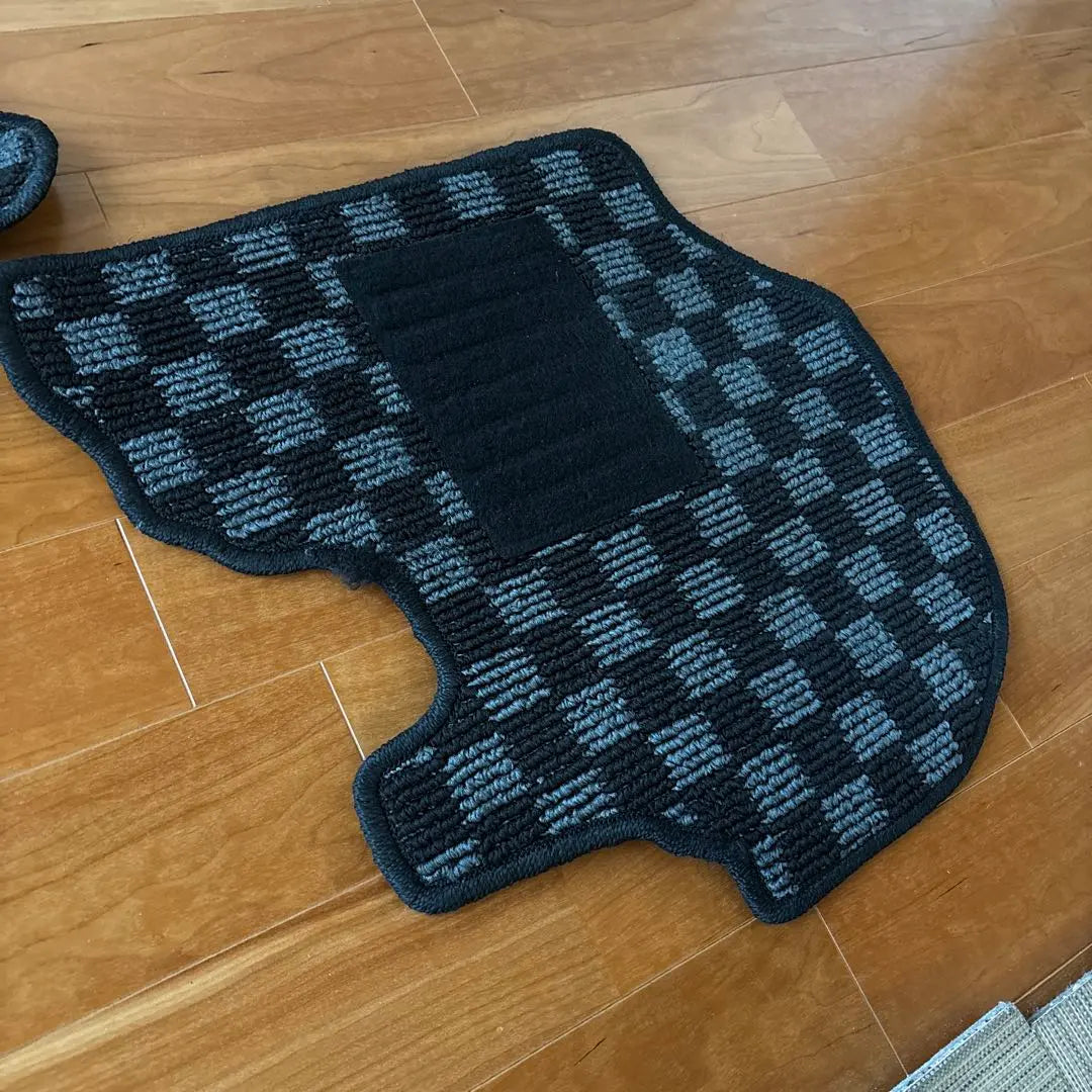 ESSEX floor mat for Hiace Narrow